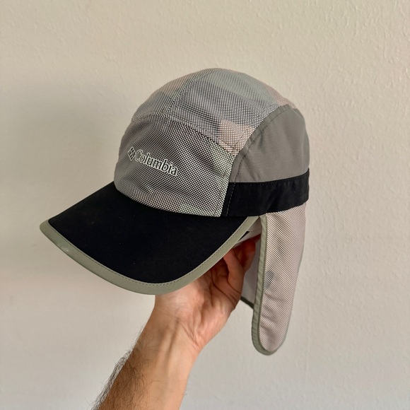 Columbia Other - Columbia Schooner Camo Cap